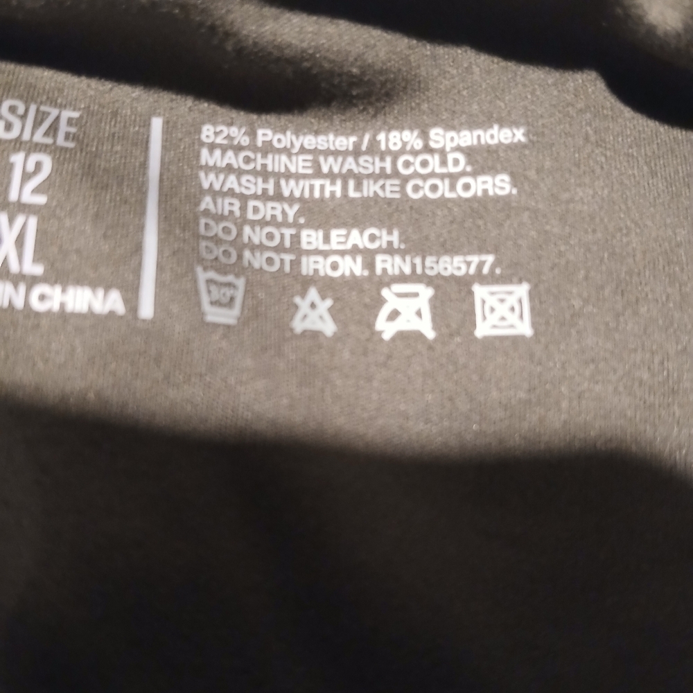I am Becoming MFG Brand Ladies Green Workout Shorts. NWT. Size XL (12) - Picture 9 of 9